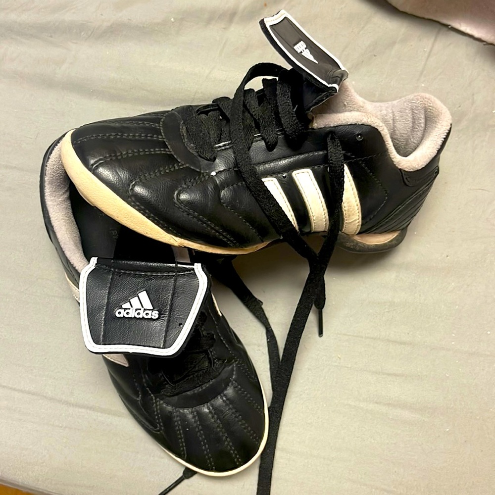 Adidas Traxion Tax Turf size 2 kids